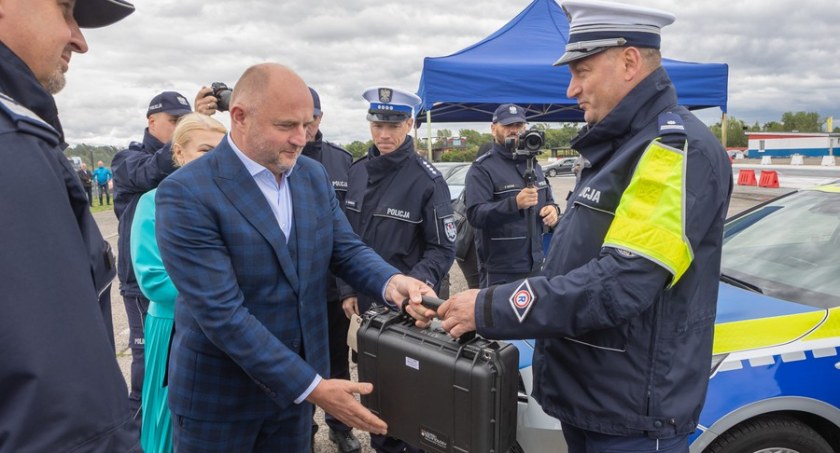 Nowy bat na piratów drogowych. Nasi policjanci dostali oryginalny sprzęt