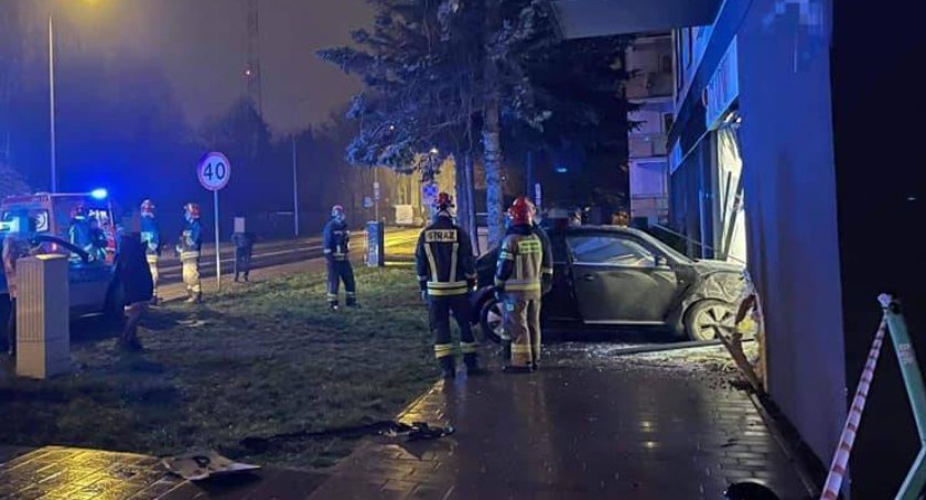 Kolejny zarzut dla Sandry M. To 31-latka, która wjechała w salon w Toruniu