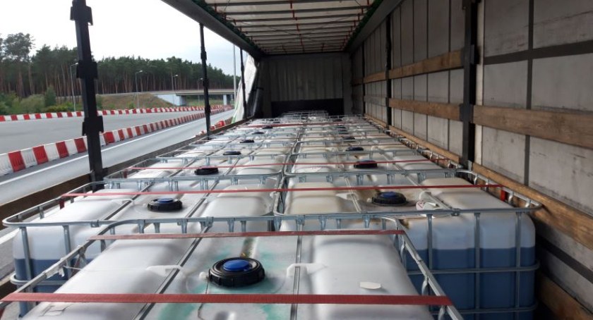 Pod Toruniem zatrzymano TIR-a z ogromną ilością trującego materiału