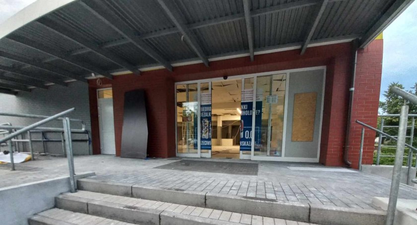 Totalna przebudowa supermarketu w Toruniu. Wróci zupełnie odmieniony