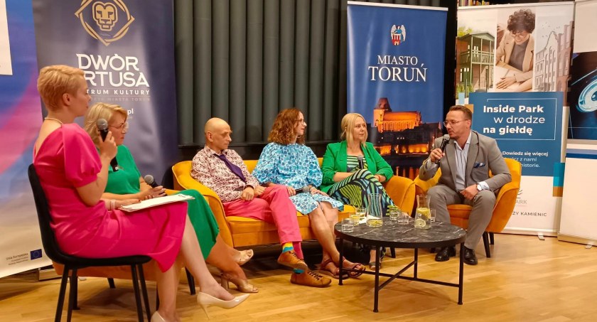 W Dworze Artusa w Toruniu odbyła się debata pt. Biznes w kulturze