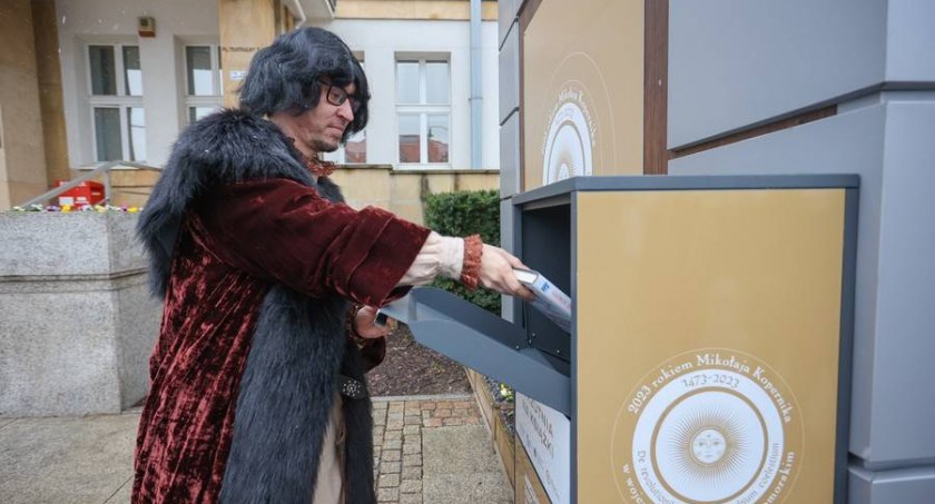 W centrum Torunia powstał punkt wymiany książek