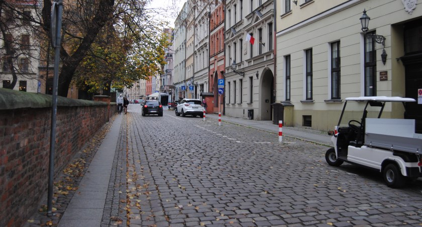 Totalne załamanie pogody w Toruniu. Nadchodzi jesienna aura!