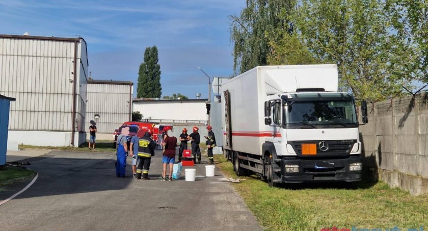 Wyciek niebezpiecznej substancji na terenie zakładu w Toruniu