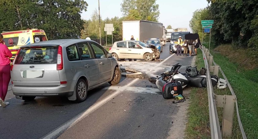 Wypadek po wypadku. Fatalna seria na DK 10 pod Toruniem