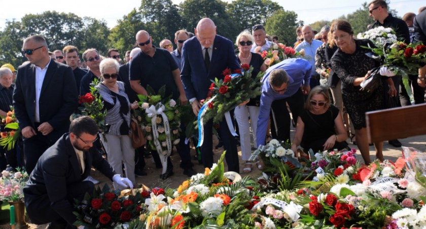 Toruń pożegnał znanego trenera. Na jego pogrzebie pojawiły się tłumy