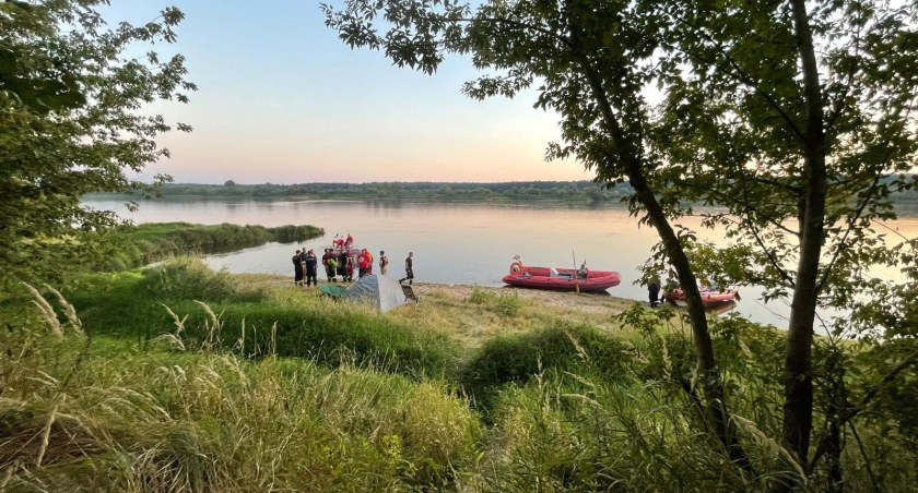 Dramat pod Toruniem. Zaginął 38-latek, który uratował tonące dziecko