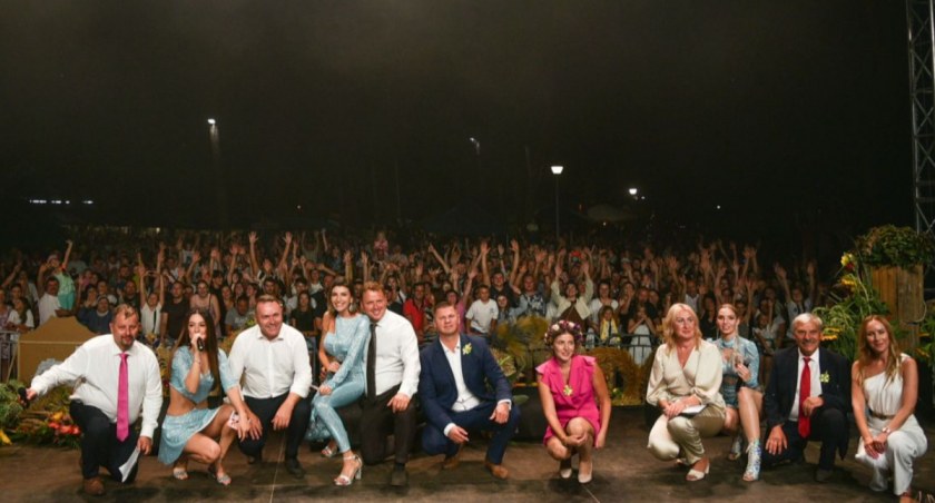 Wielka zabawa nad popularnym jeziorem. Tłumy bawiły się pod Toruniem