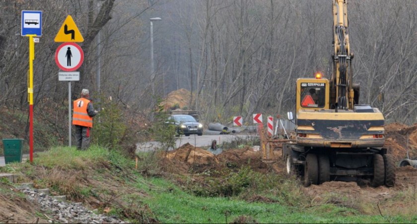Rozpoczyna się rozbudowa ważnej ulicy w Toruniu. Wytyczono długi objazd