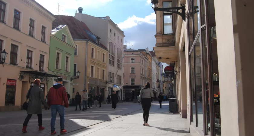 Gwałtowny spadek temperatury to nie wszystko. Do Torunia wkracza niż Oli