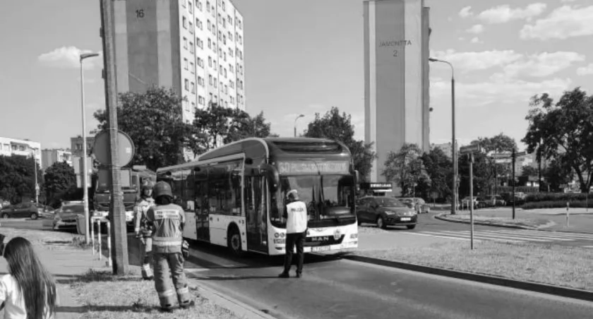 Kierowca MZK śmiertelnie potrącił kobietę. Kontrowersje po decyzji sądu