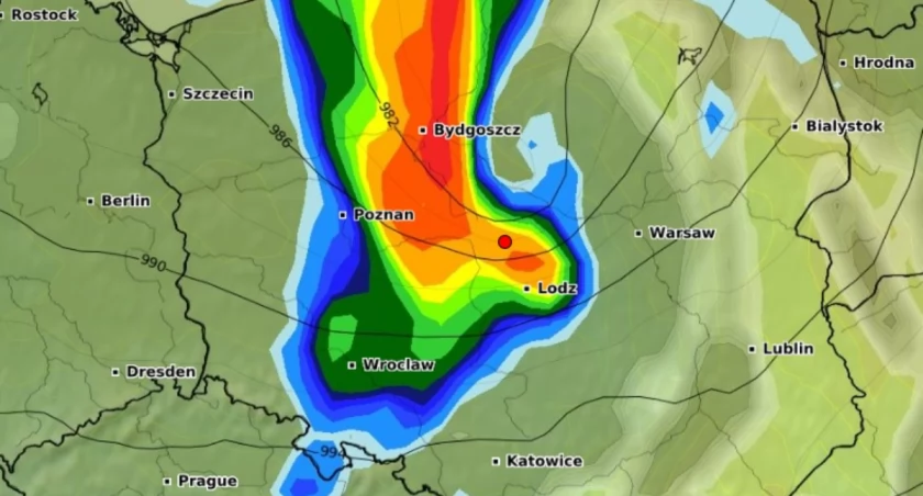 Niebezpieczny orkan przybiera na sile. Podwójny alert dla Torunia