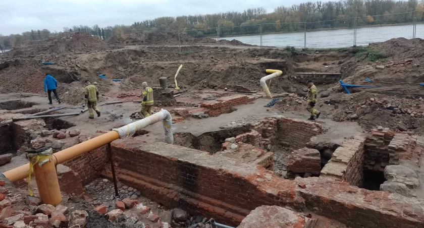 Ulewa zalała średniowieczne relikty w Toruniu. Woda nadal stoi