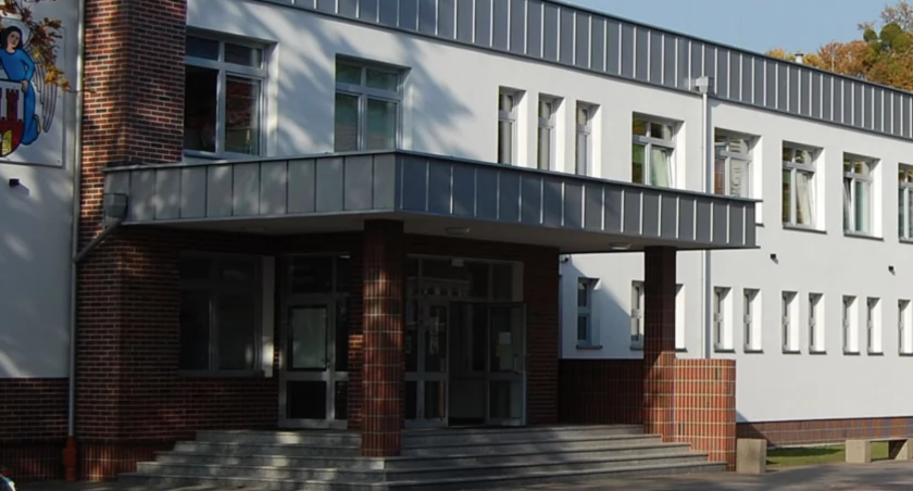 Dramatyczny apel dyrektora „podstawówki” w Toruniu. Pomoc pilnie potrzeba