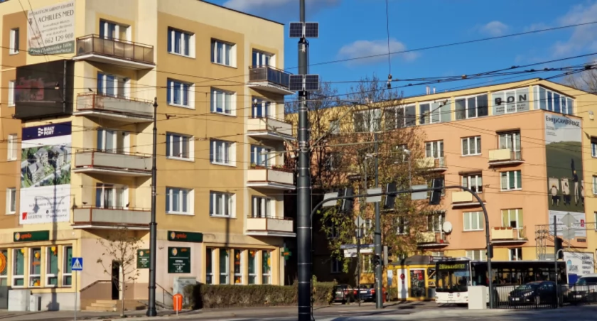 Uchwała reklamowa w Toruniu. Miasto robi porządek w przestrzeni publicznej