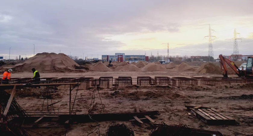 W Toruniu powstanie nowy park handlowy. Prace ruszyły
