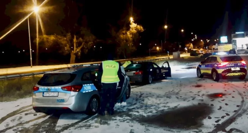 „Podróż życia” 35-latka. Ukradł w Toruniu BMW i zabalował nad morzem 