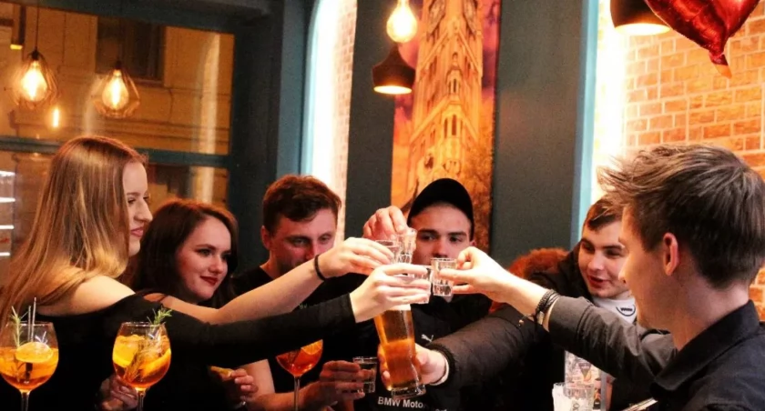 Niespodziewany koniec. Bar w centrum Torunia zakończył działalność