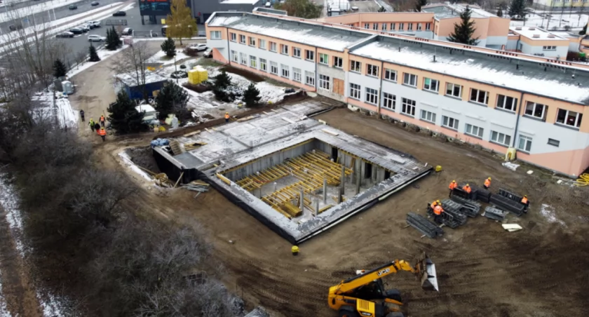 W Toruniu trwa budowa nowego basenu za ponad 14 mln zł [FOTO]