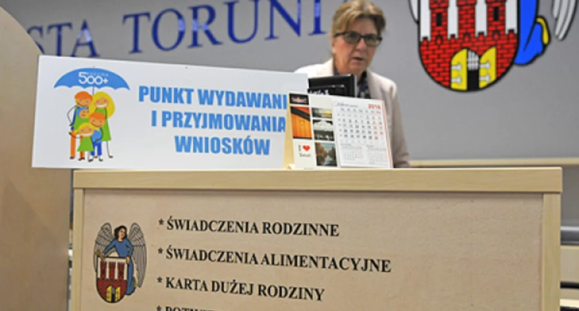 Rodzice w Toruniu dostaną większy przelew. ZUS podaje termin