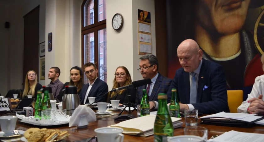 To najzdolniejsi młodzi ludzie w Toruniu. Otrzymali mieszkania od prezydenta