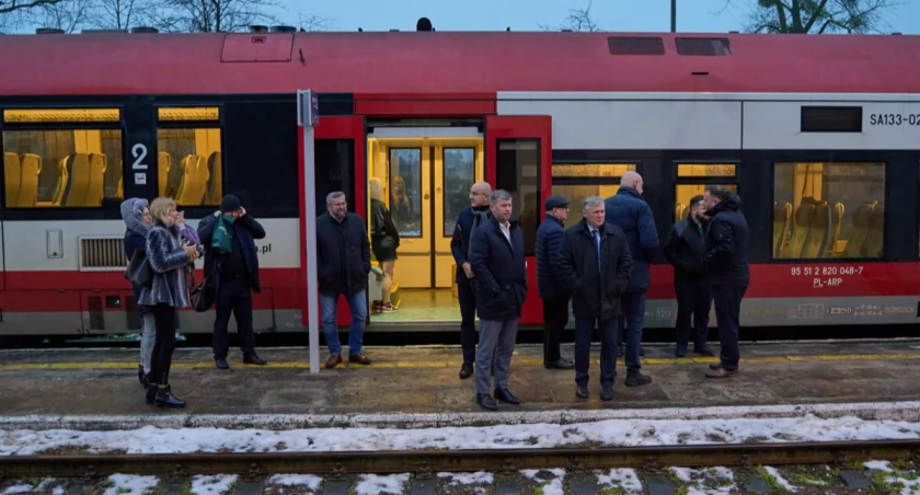 Dodatkowe pociągi ruszyły z Torunia. Mają pomóc rozładować korki