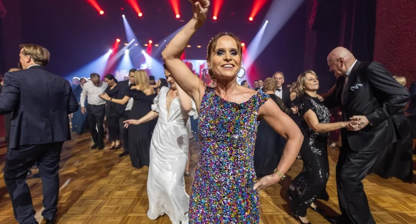 Znani torunianie bawili się na balu charytatywnym w CKK Jordanki Toruniu [ZDJĘCIA]