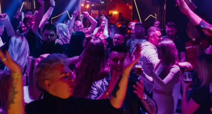 W Toruniu została otwarta nowa dyskoteka. Pierwsza impreza trwała 9 godzin