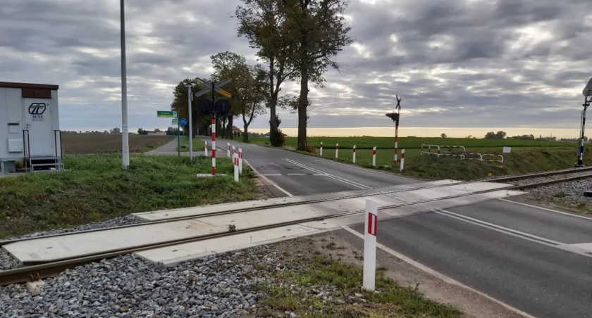 Nowa ścieżka rowerowa powstaje pod Toruniem. Wykonawca wrócił na plac budowy