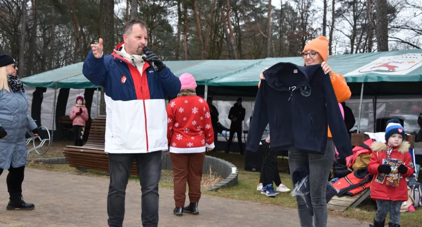 Obiecał 10 zł dla WOŚP za każdego morsa. Musiał głęboko sięgnąć do portfela