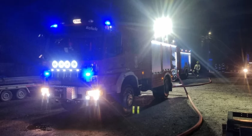 Pożar w budynku po starej winiarni w Toruniu. Jedna osoba trafiła do szpitala