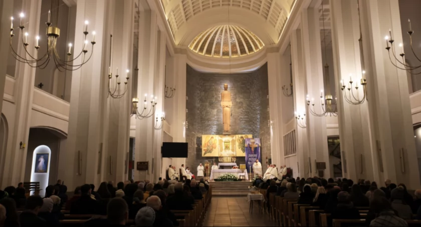 Poważne oskarżenia wobec uwielbianego w Toruniu księdza. „Przekonywał, że Jezus jest w naszej miłości”