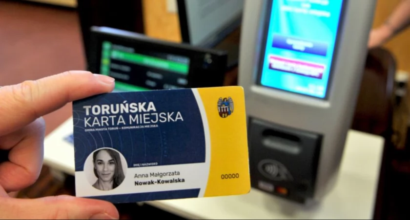 Toruń będzie mieć kartę miejską w wersji plastikowej i elektronicznej