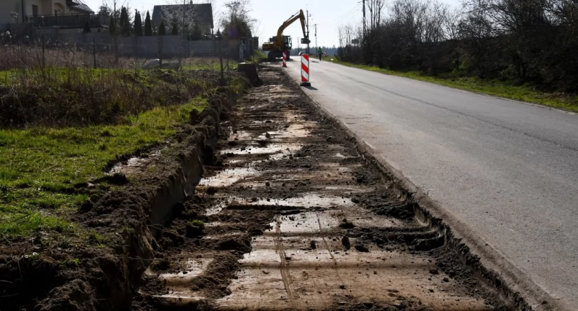 Nowy chodnik połączy dwie miejscowości pod Toruniem. Budowa ruszyła