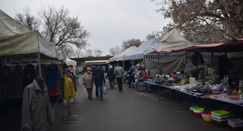 Kupcy boją się o przyszłość targowiska w Toruniu. Padają jasne deklaracje 