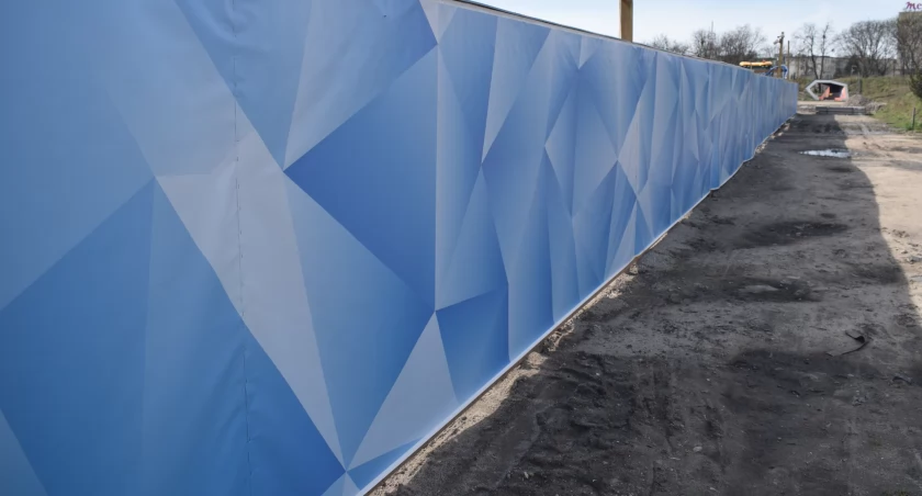 Ogromny obraz wisi w centrum Torunia. Ma 65 metrów długości