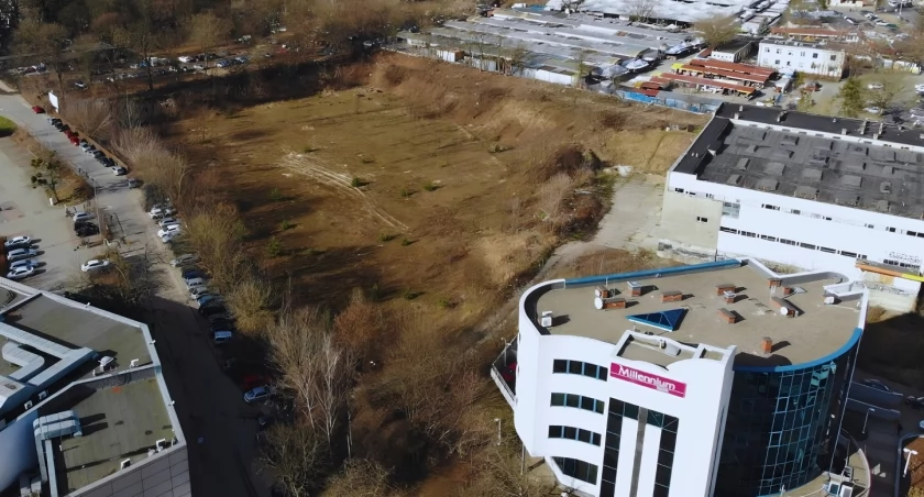 Słynny Uniwersam w Toruniu w końcu przestanie straszyć. Inwestorzy odkryli karty