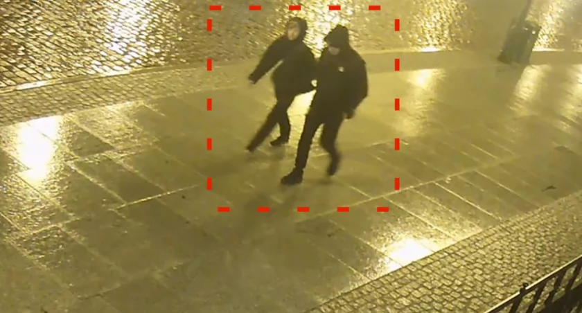 Złodzieje przyłapani przez monitoring w centrum Torunia. Rozpoznajesz ich? [WIDEO]