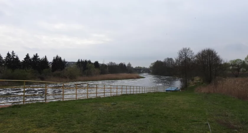 Niepokojące zjawisko pod Toruniem. Na rzece pojawiła się piana