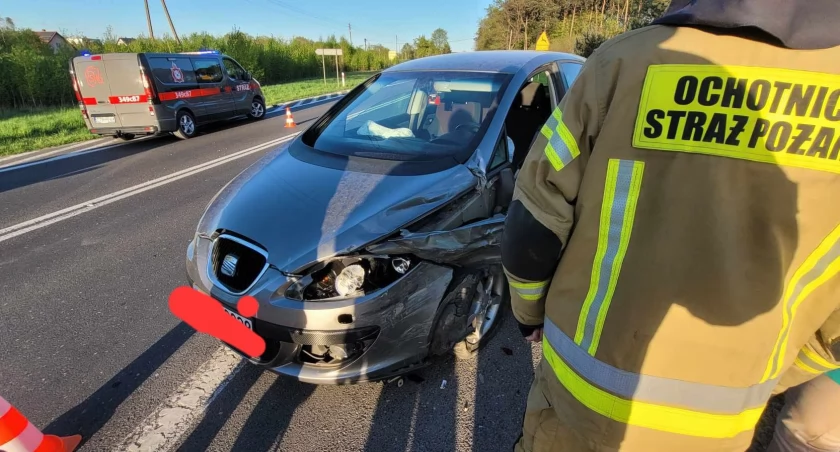 Wypadek pod Toruniem. Najechały na siebie dwa auta