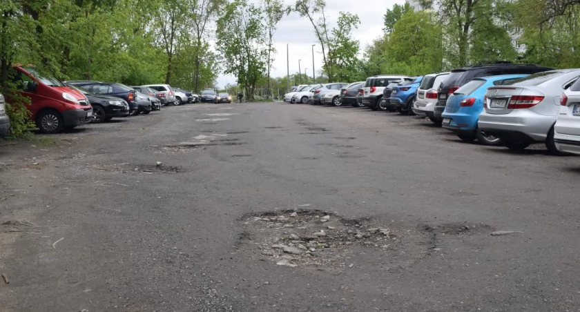 Wielki parking w centrum Torunia zostanie zamknięty. Powstanie tam nowa droga