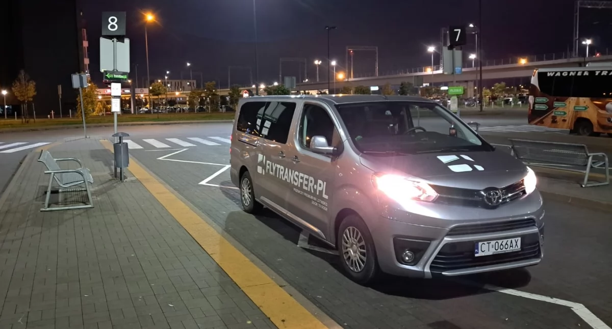 Fly Transfer zmienia lokalizację przystanku. Busy staną w centrum miasta
