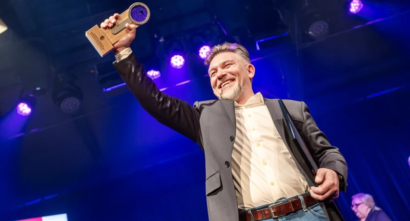 Przemysław Kowalewski otrzymał Nagrodę Literacką Marszałka