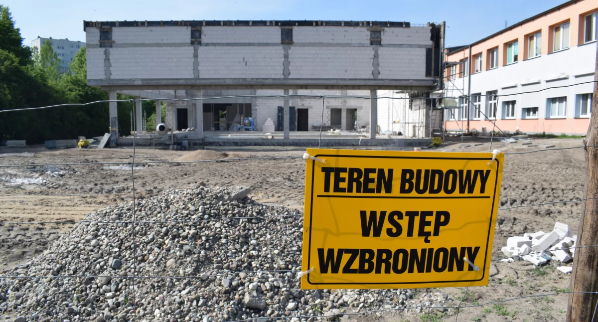 Nowy basen z ruchomym dnem powstaje w Toruniu. Kosztuje ponad 14 mln zł
