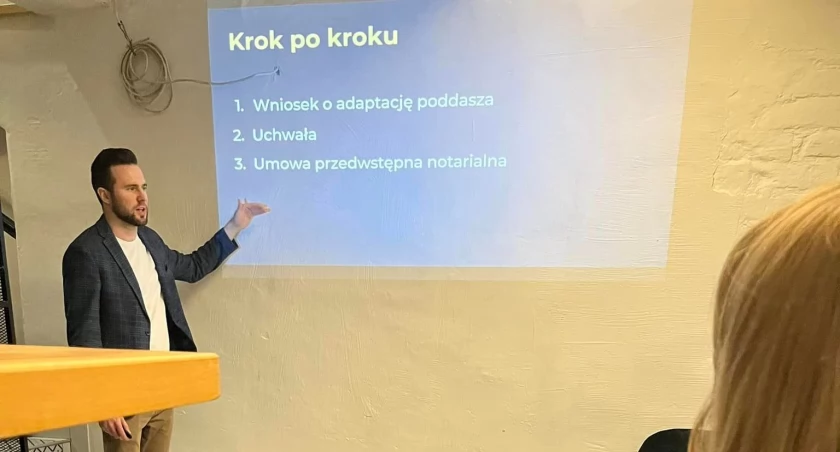Jarosław Szymański opowiedział w toruńskiej restauracji, jak zarabiać na adaptacji poddasza