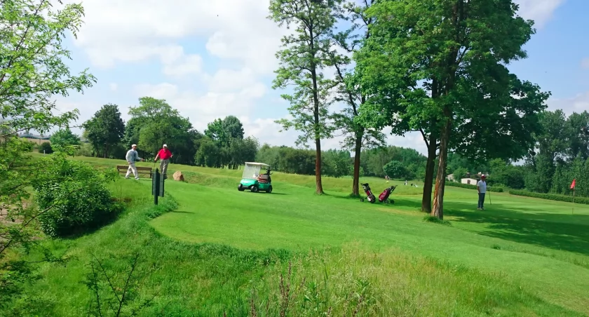 W Toruniu mamy piękne pole golfowe. Dzieci mogą grać tu zupełnie za darmo