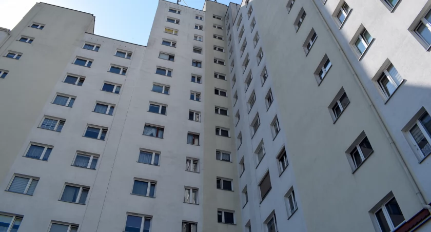 To najwyższy budynek mieszkalny w Toruniu. Mierzy aż 47 metrów
