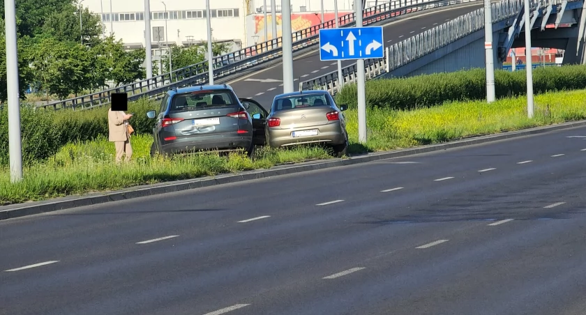 Stłuczka przy moście w Toruniu. Policja była łaskawa dla kobiety