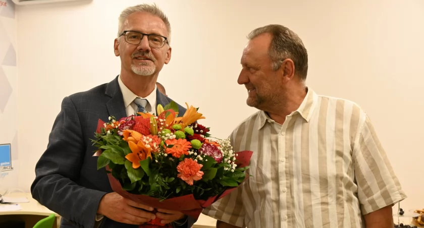 Magazyn Gminy Lubicz. Wójt Marek Nicewicz otrzymał wotum zaufania