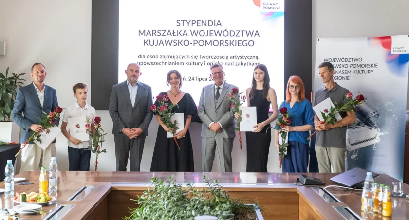 Utalentowani artyści otrzymali stypendia od marszałka województwa